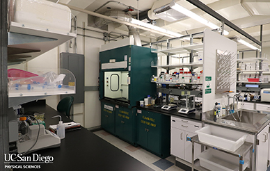 Download Zoom image of chemistry lab