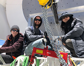 Students take in oxygen as they work at the site. Photo courtesy of the UC San Diego Cosmology Lab